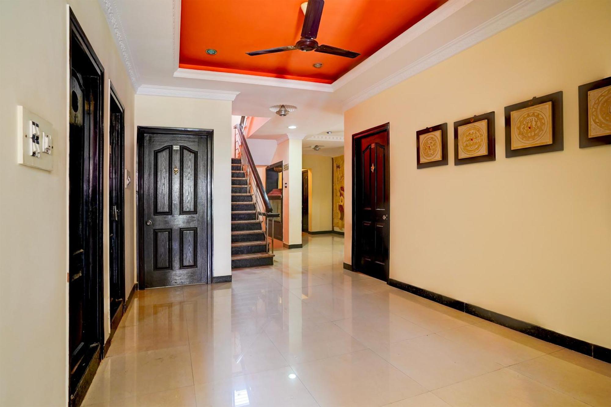 Hotel O Varun Residency Kammasandra Екстер'єр фото